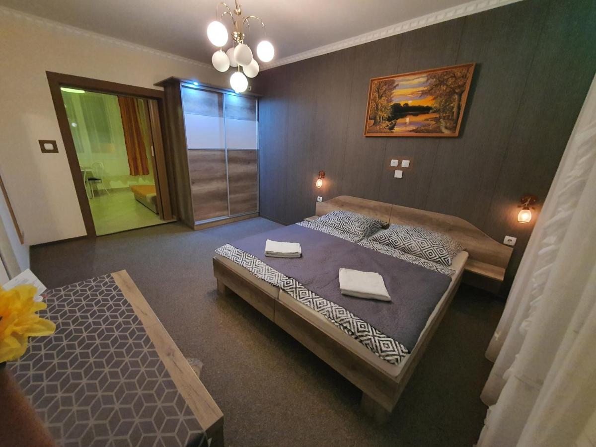 Szlavi Apartman Байя Екстериор снимка
