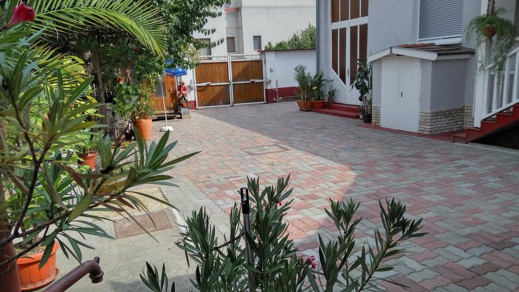 Szlavi Apartman Байя Екстериор снимка