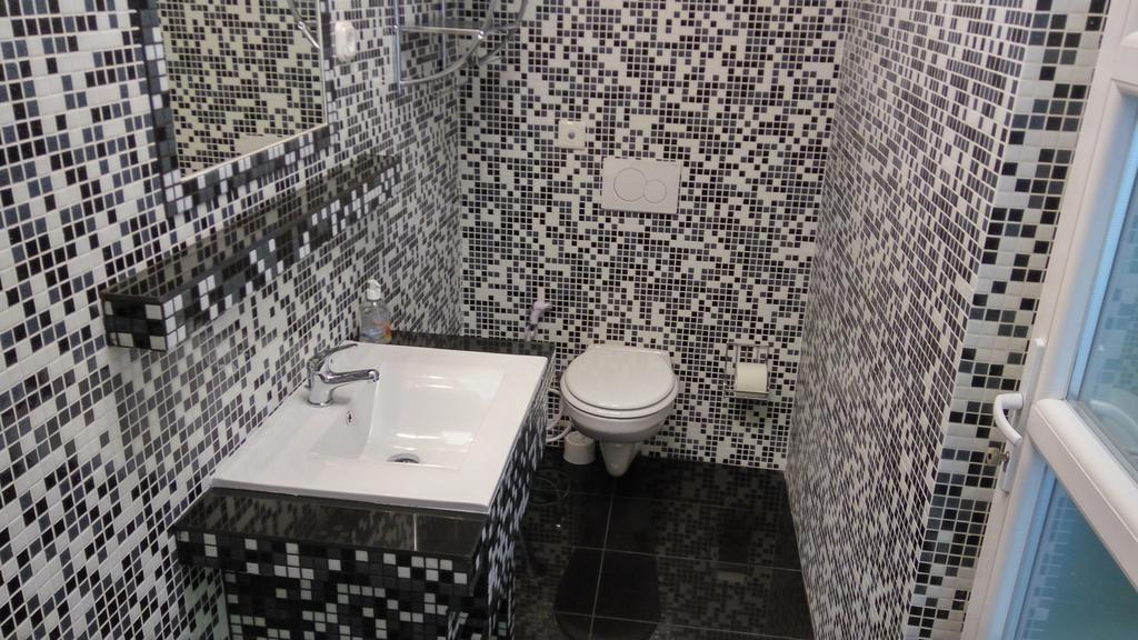 Szlavi Apartman Байя Екстериор снимка